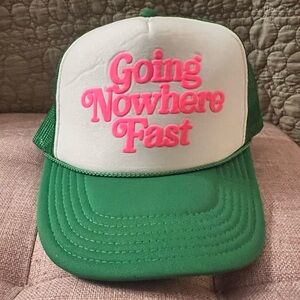 WOMEN'S TRUCKER HAT